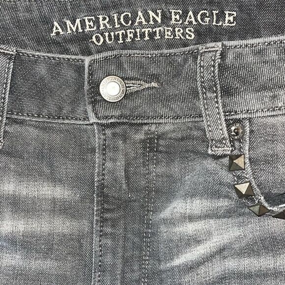 EXCELLENT CONDITION SIZE 8 AEO VINTAGE HI-RISE FESTIVAL SHORTS W/STUDDED POCKETS - Picture 9 of 10